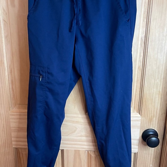 Navy scrub set - Picture 7 of 7